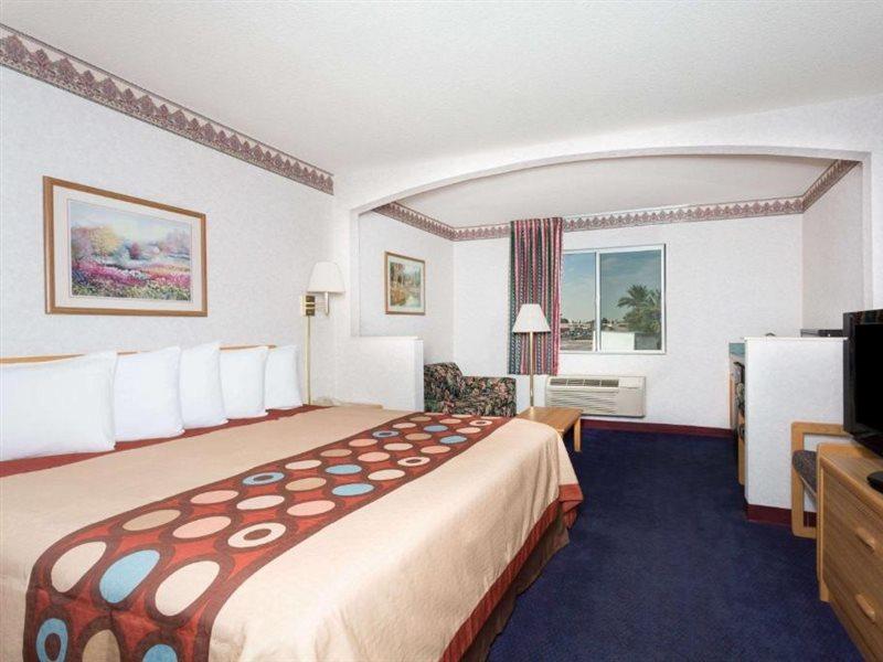 Days Inn By Wyndham Phoenix West Exterior foto